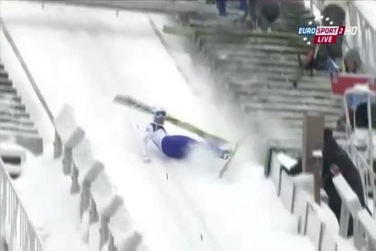 Chute en saut à ski à Daiki ito
