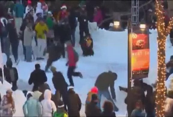 La plus grande bataille de boules de neige du monde