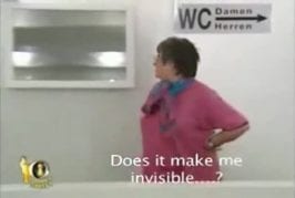 Drôle blague miroir de salle de bains