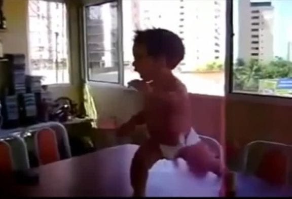 Danse bébé waka waka