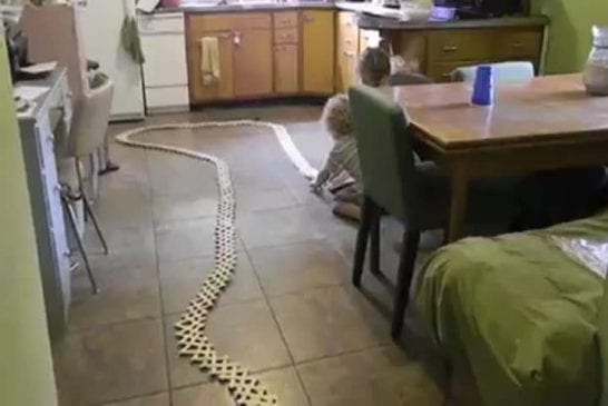 Jeu de dominos qui s'envolent