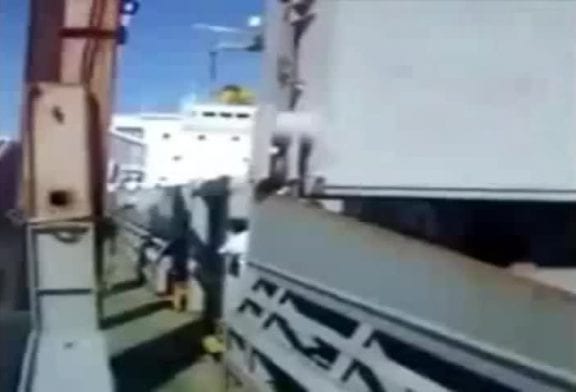 Lancement raté chavire yacht