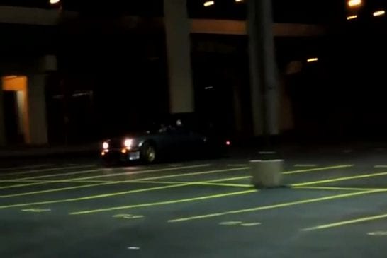 Faire le malin avec sa voiture dans un parking FAIL