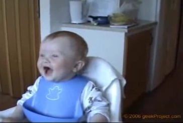 Rire bébé vidéo d’origine