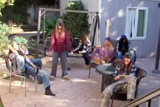 Harlem Shake avec des filles en thongs