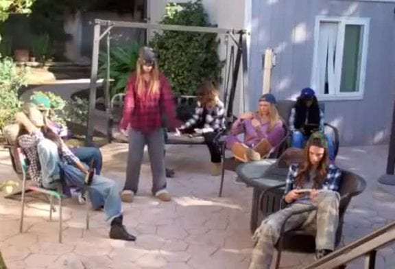 Harlem Shake avec des filles en thongs