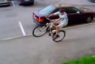 Une chute en vélo trop drôle