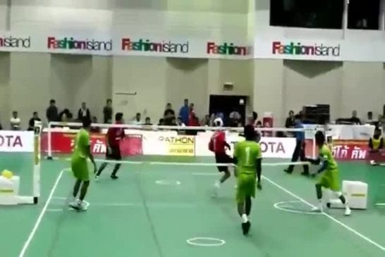 Vollery-ball Tennis Football et Kung-Fu en même temps