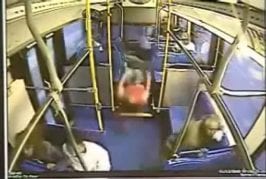 Bus donne un gros coup de frein