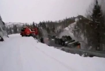 Camion tombe dans un ravin