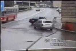 Une route à angle-droit cause beaucoup d'accidents
