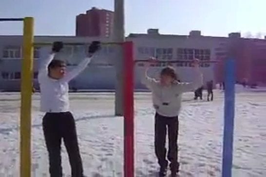 Coup de barre dans un jardin d’enfant