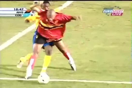 Coup de pied dans les couilles