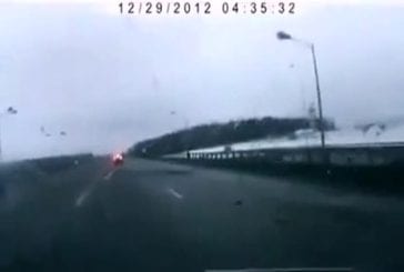 Crash d'avion sur autoroute en Russie