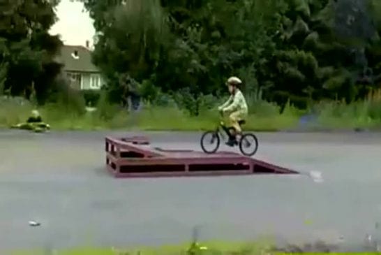 Pour sauter en vélo il faut de la vitesse