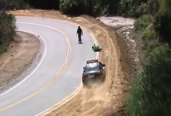 Motard chute en voyant la police