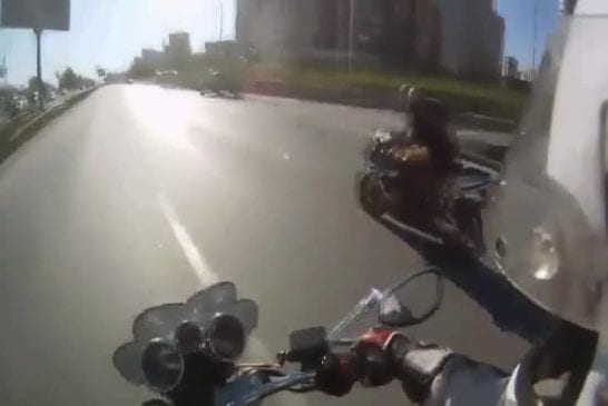 Wheeling FAIL en moto sur l’autoroute