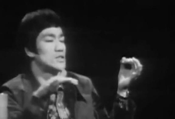 Bruce Lee se lance dans la chanson