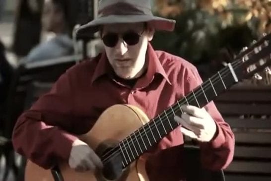 Incroyable guitariste dans les rues de San Francisco