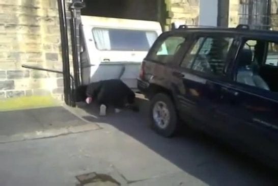 Caravane sort du garage FAIL