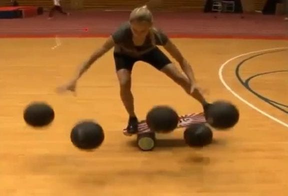 Freestyle avec 4 et 6 balles de basket-ball
