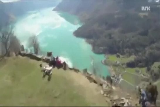 Incroyable base jump en Norvège