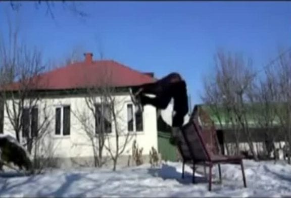 Backflip sur un banc public FAIL