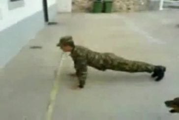 Soldat pris dans une embuscade au cours d'un exercice