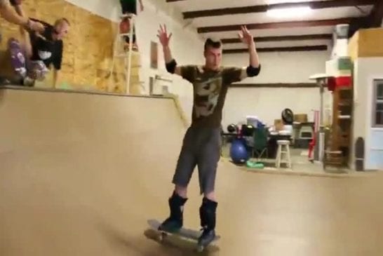 Backflip et changement de skateboard