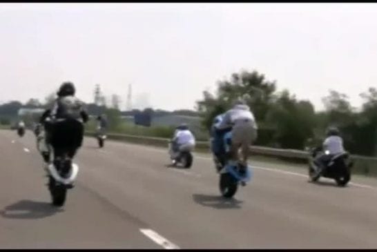 Il voulait faire le malin devant ses copains motards