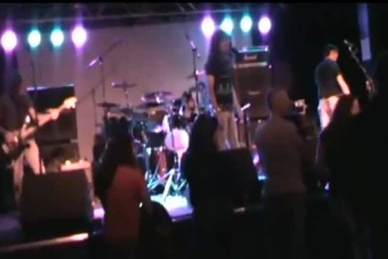 Guitariste quitte le groupe durant un concert