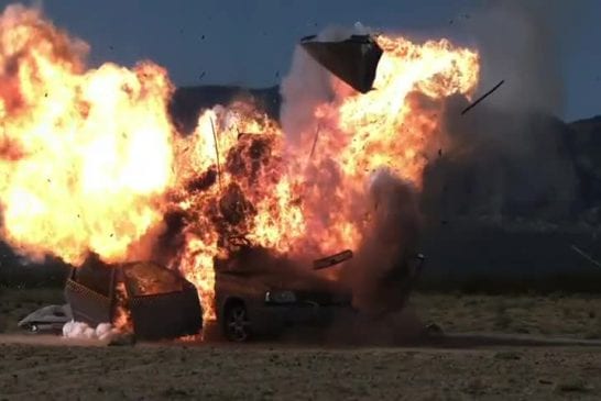 Explosion de voiture à 1000 images par seconde