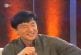 Jackie Chan brise des blocs de béton avec un oeuf