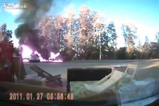 Voiture s’enflamme lors d’un accident