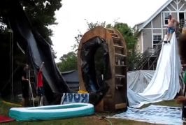 Extraordinaire toboggan dans un jardin