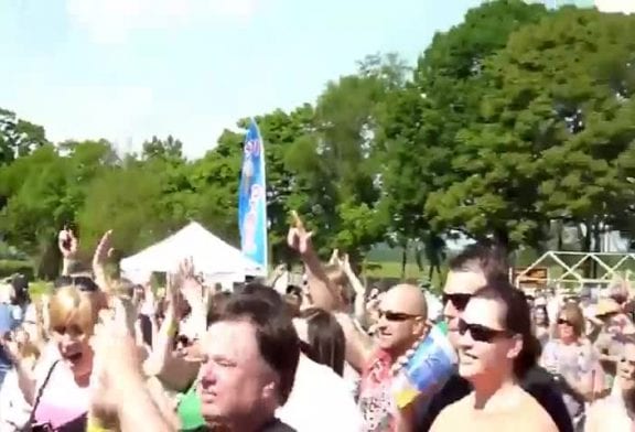 Enfant de 9ans fait une reprise de Rage Against The Machine