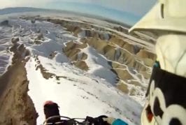 Conduite folle dans les montagnes