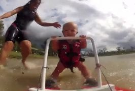 Ski nautique pour bébé