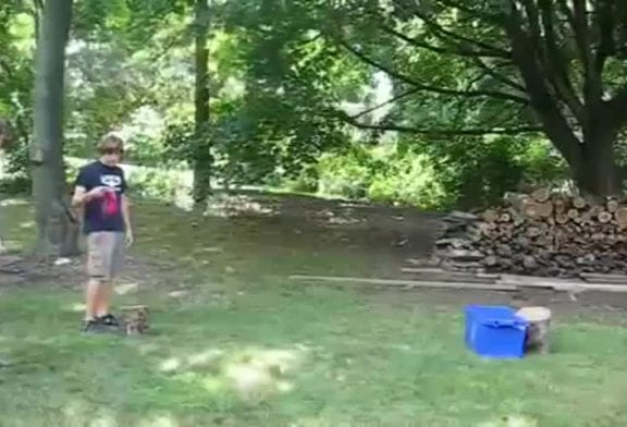 Blague nutshot avec les yeux bandés