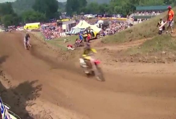 Chad Reed se crash durant son tour de chauffe de Moto-cross