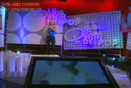 Une chanteuse argentine dévoile un sein par erreur
