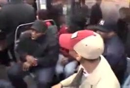 Naturally 7 fait le show dans le métro parisien