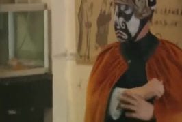 Artiste qui se change très vite