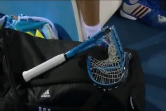 Casser 4 raquettes de tennis en 30 secondes