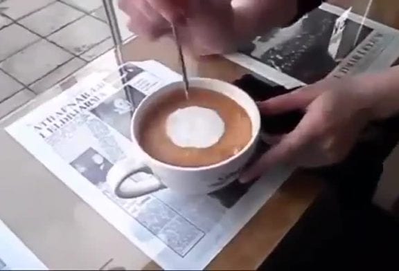 Faire de l’art dans une tasse de café