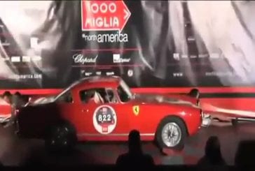 Ferrari monte sur scène et fait tomber tout le monde