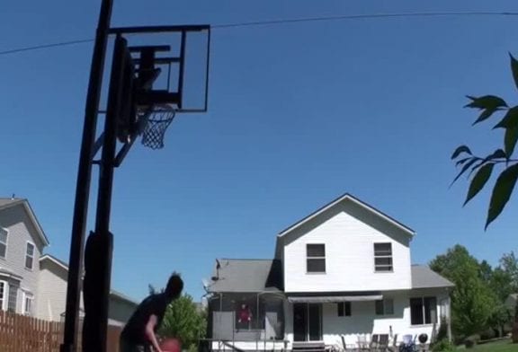 Incroyable saut en trampoline