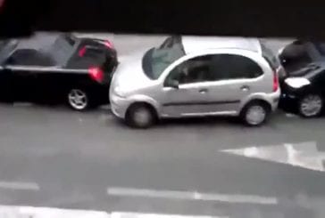 Cette femme gare sa voiture