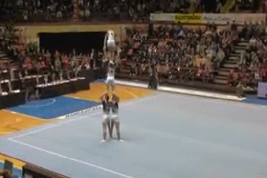 Gymnastique acrobatique