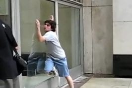 Rage au centre commercial